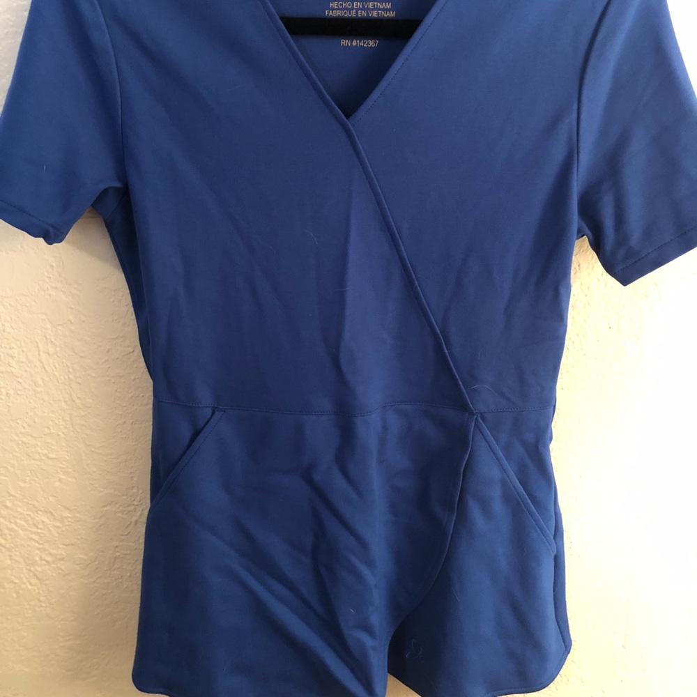 Jaanuu XS Scrub Top